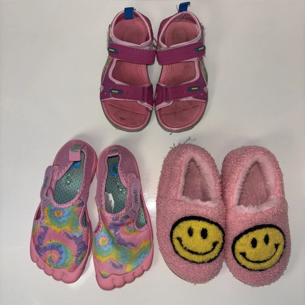 Kids Pink Tie Dye Water Shoes & Smiley Face Slippers Bundle Size 9-10‎